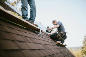 Local Roofers in Breckenridge Hills, MO